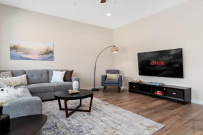 Upscale and Charming 3 Bedroom Home with King Bed